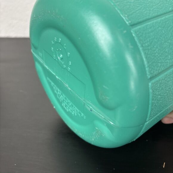 Vintage Coleman‎ Green/ Yellow Polylite 5590 1/2 Gallon Water Jug Cooler Octopus - Picture 12 of 14